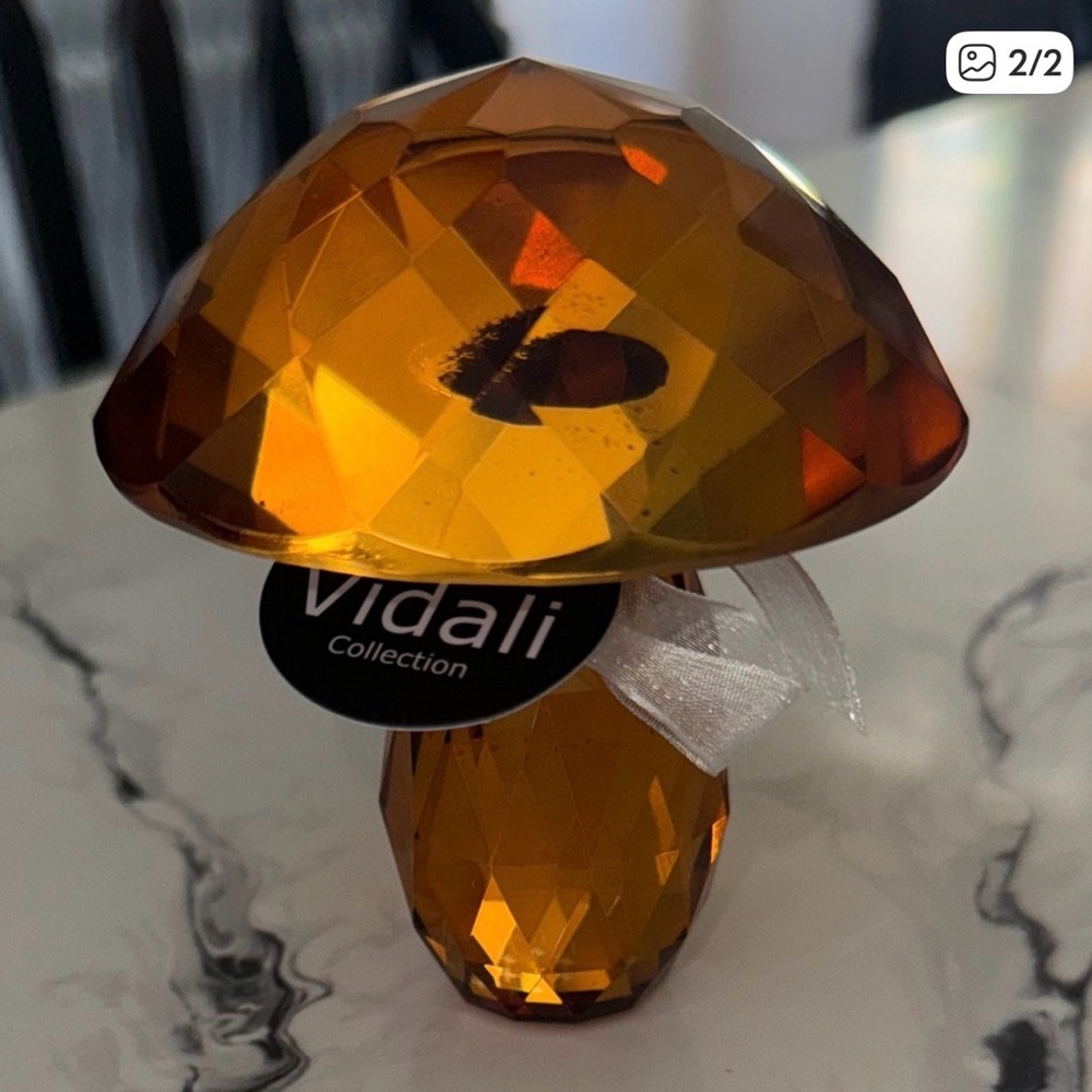 Vidali Amber Crystal Mushroom Decor